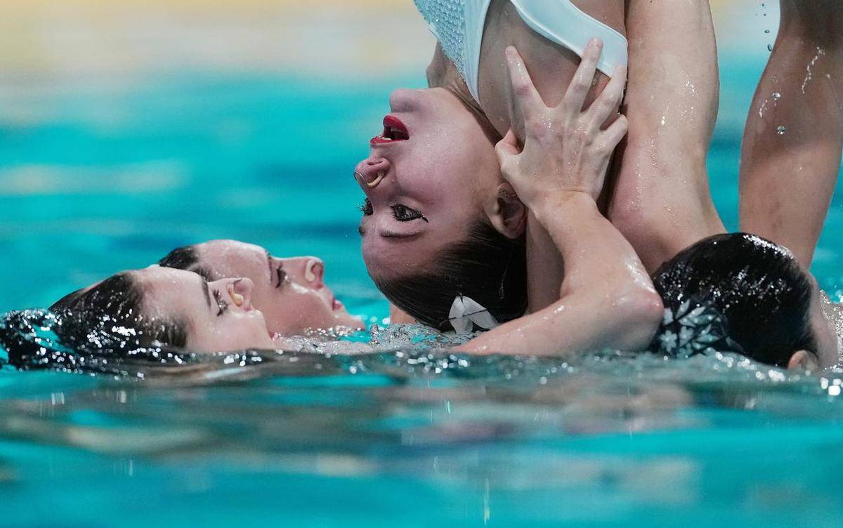 包含游泳赛事精彩瞬间盘点，年度回顾震撼登场的词条