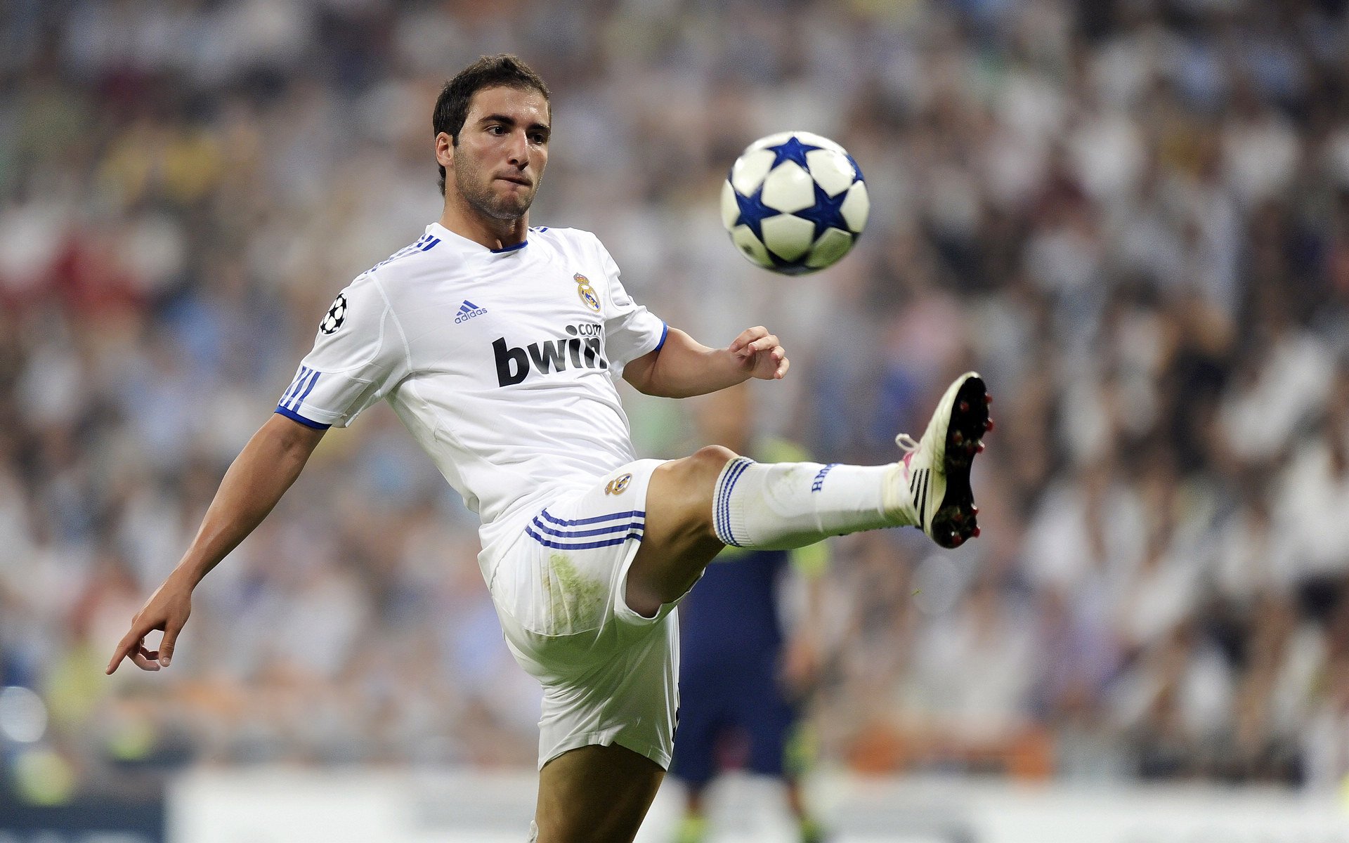 莱万关键球终结悬念,葡萄牙末节发力锁定胜局